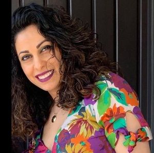 Meet your Posher, Farnaz